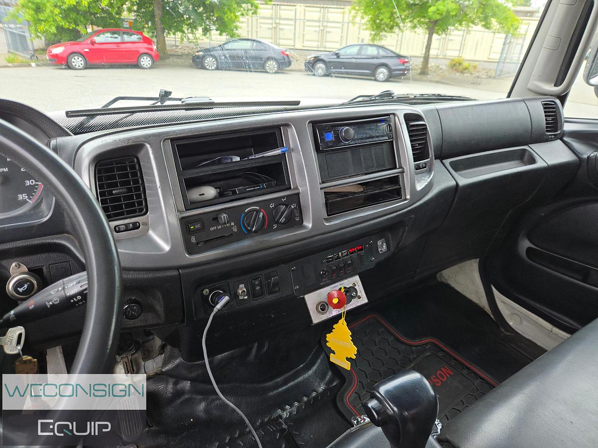Used 2013 Hino Single Axle Rollback / Tow Truck