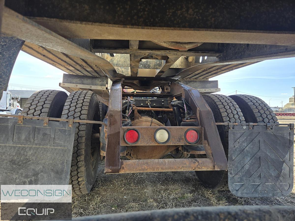 Used 2005 Peterbilt Sleeper Wet Kit Truck