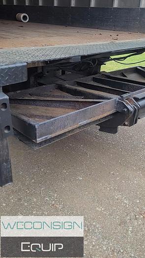 Used 2011 Isuzu NPR 18' Box/Van