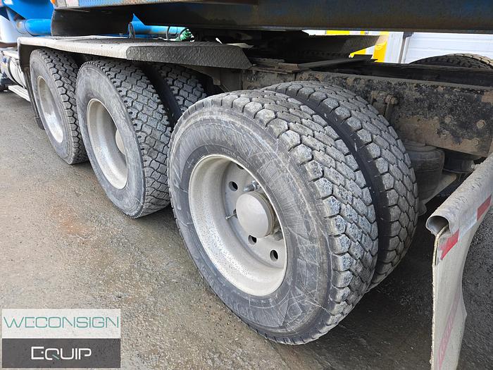 Used 2015 Kenworth T800 Tri Drive Code Semi Vac