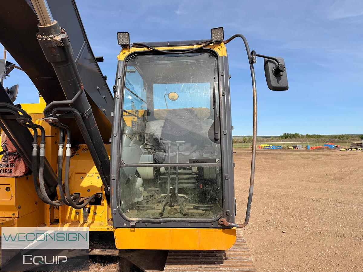 Used GTH-10 2015 John Deere 245G LC Excavator