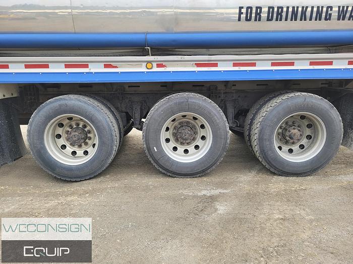 Used 2007 Freightliner Columbia Water/Tank