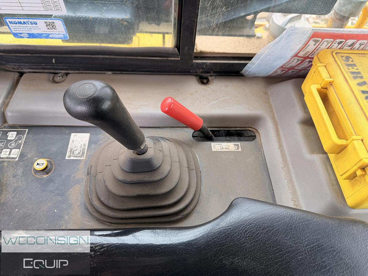 Used 2014 Komatsu D65i Dozer
