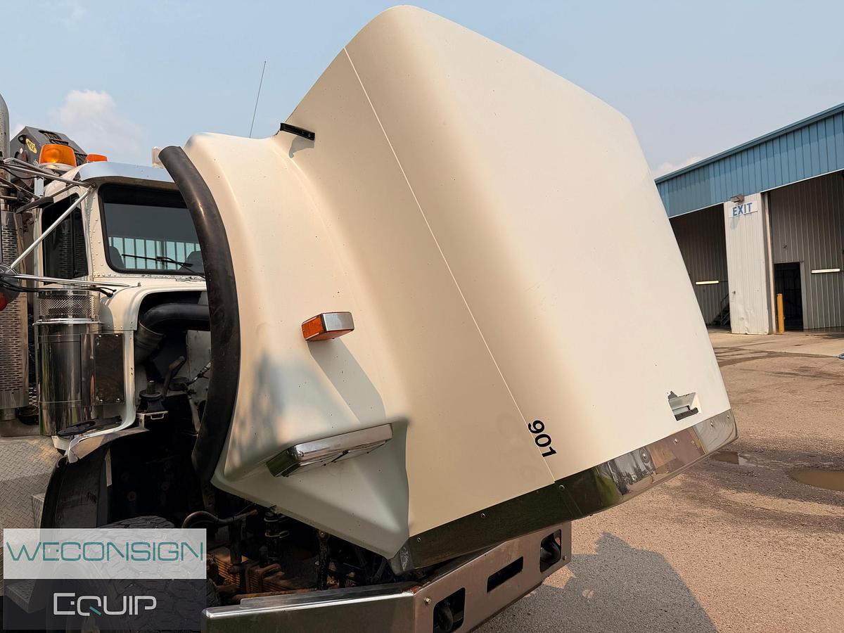 Used 2007 Freightliner FLD120SD 35 Ton Knuckle Boom Truck