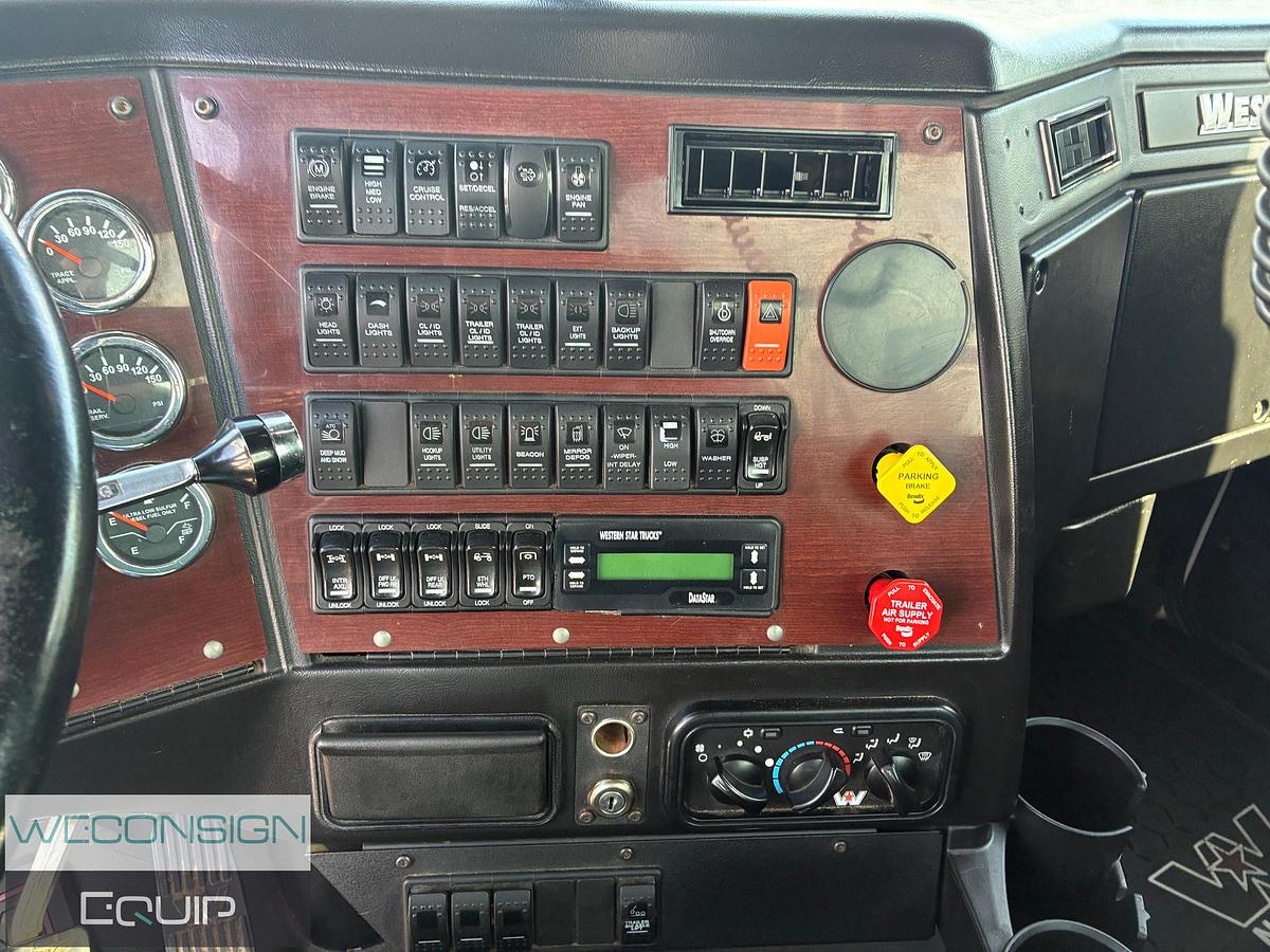 Used 2019 Western Star 4900SB Day Cab Truck Tractor