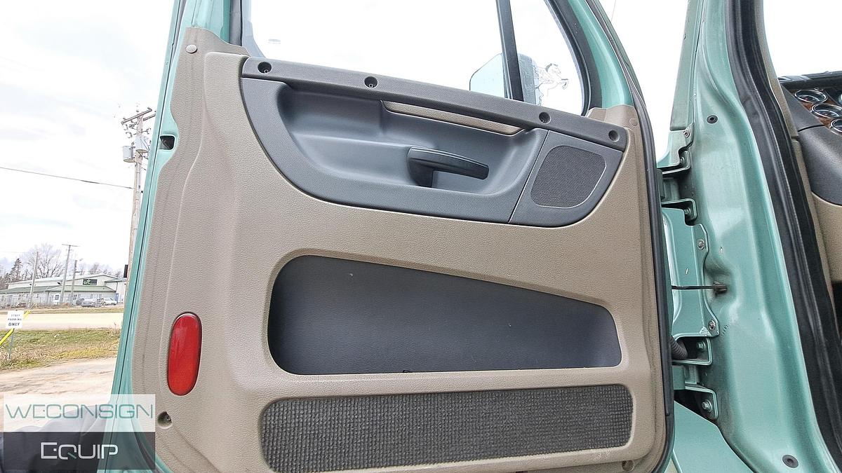 Used 2016 Freightliner Cascadia 125 Evolution Sleeper Truck Tractor