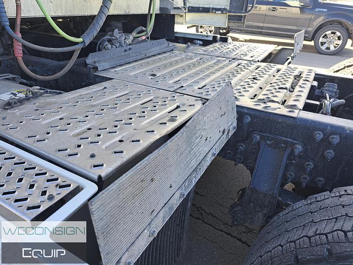 Used 2024 Mack  Anthem Hwy Tractor