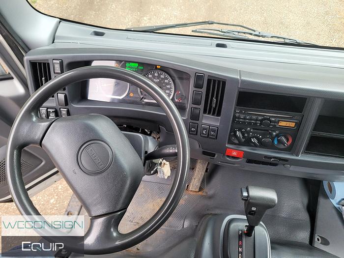 Used 2011 Isuzu NPR 18' Box/Van