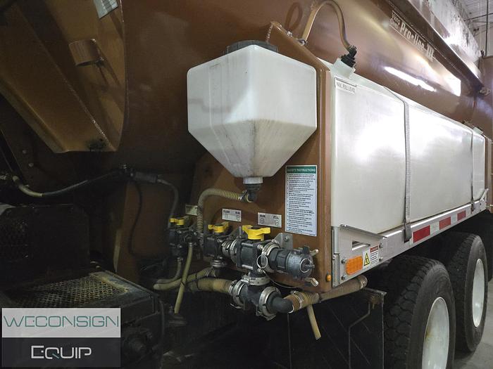 Used 2016 International 7400SBA Sander/ Dump Truck