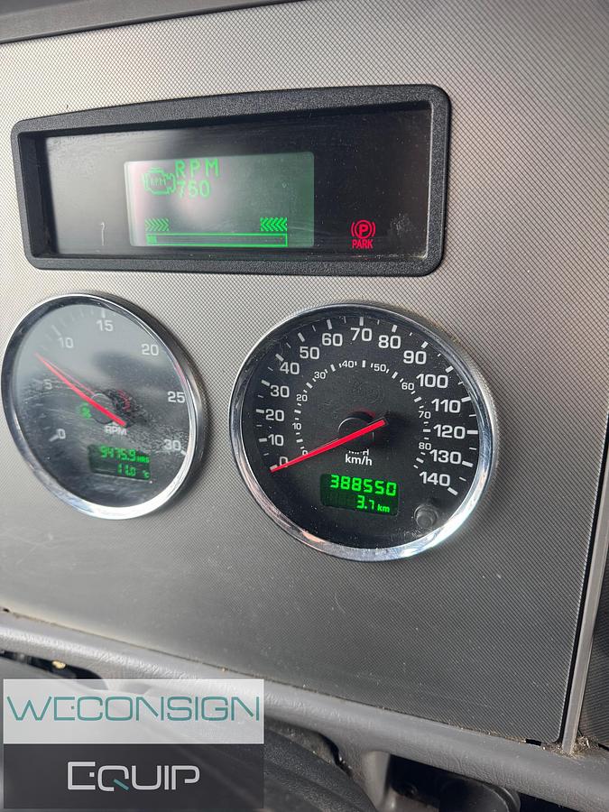 Used 2015 Kenworth T370 Van Truck