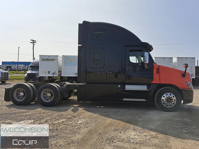 Used 2015 Freightliner Cascadia HWY Truck Tractor