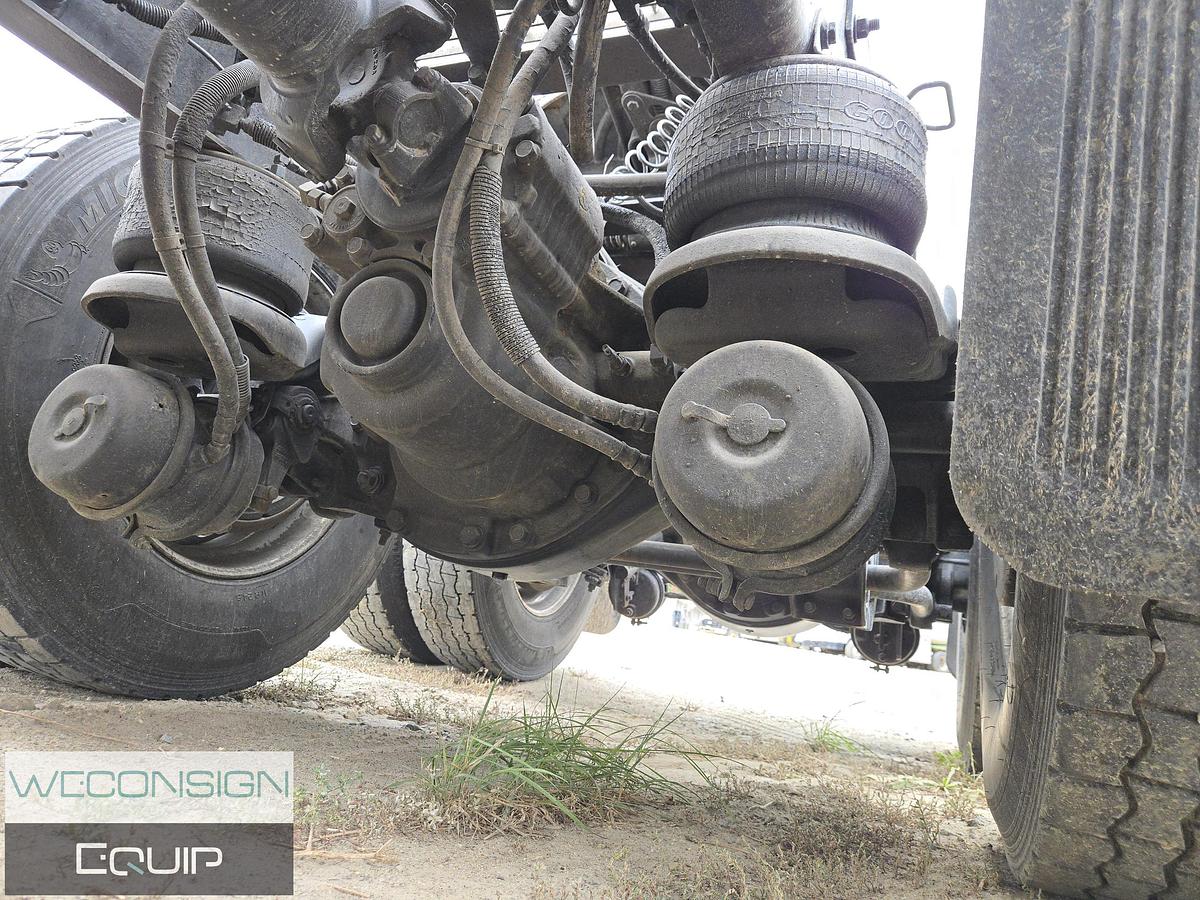 Used 2006 Kenworth W900B Sleeper Truck Tractor