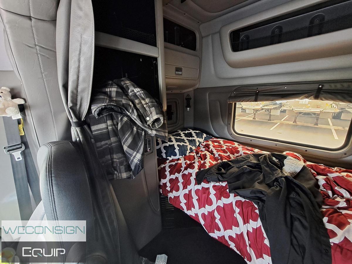 Used 2020 Peterbilt 389