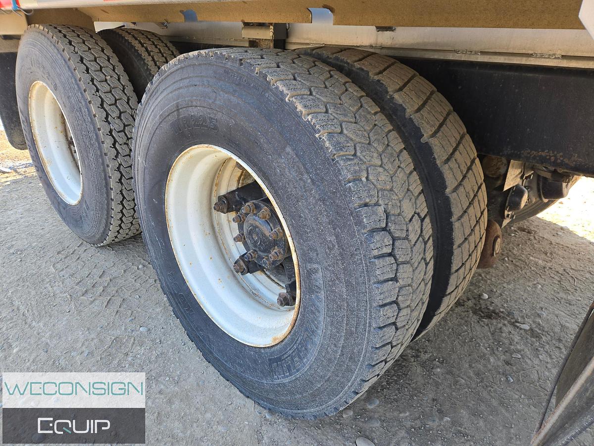 Used 1997 International 4,000 Gallon Water Truck