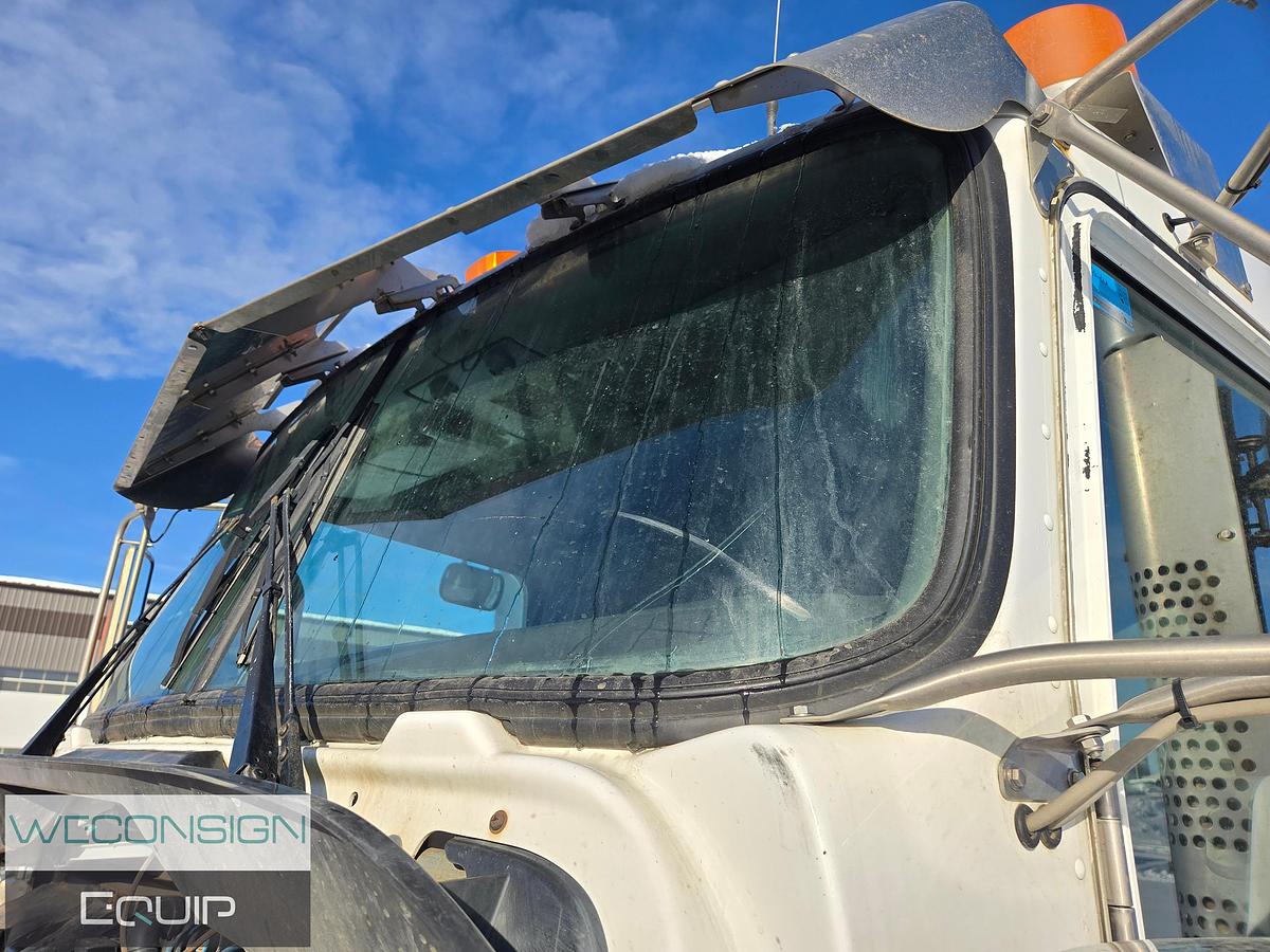 Used 2019 Kenworth T800 Winch Truck