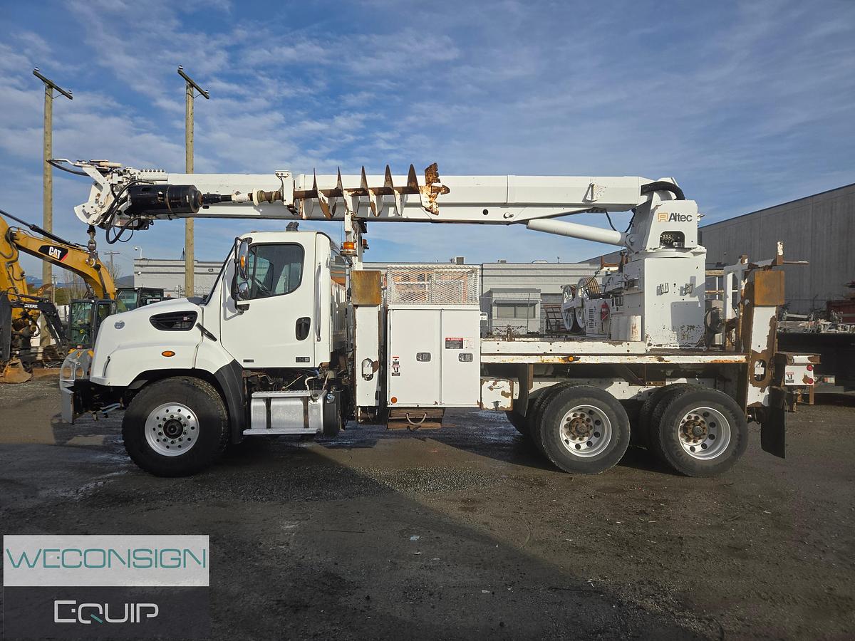Used 2013 Freightliner 114SD TA Digger Truck
