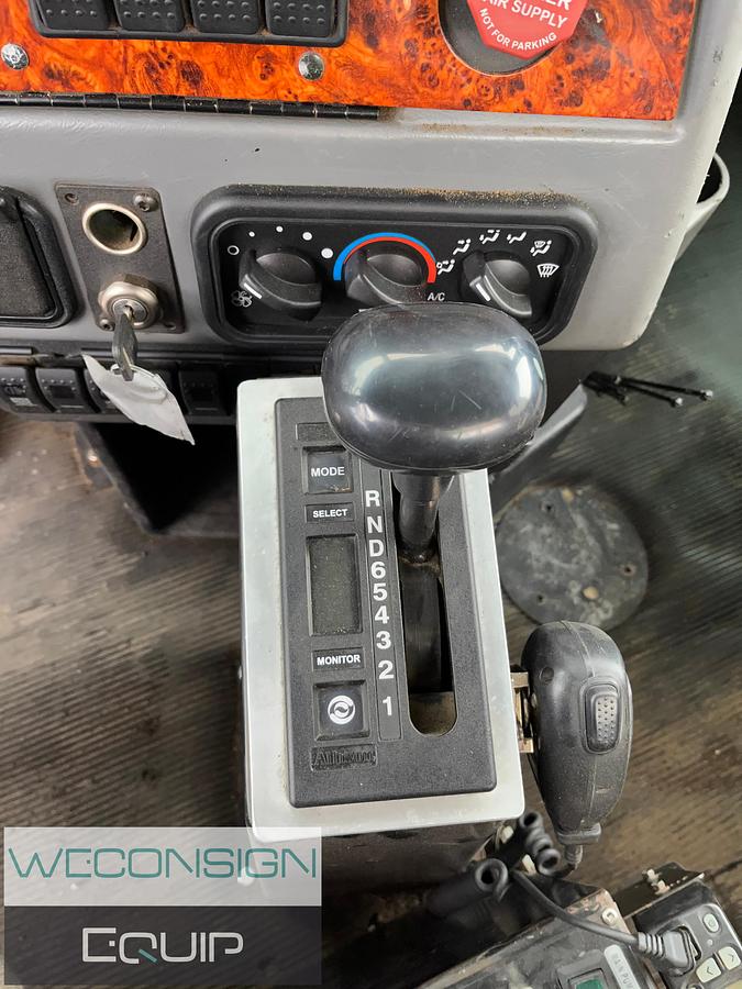 Used 2007 Western Star 6900XD 8x8 Bed Truck