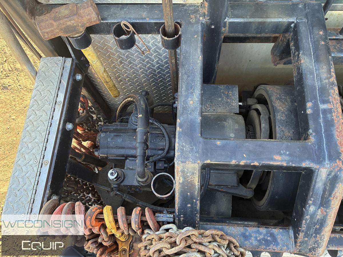 Used 2005 Kenworth T800B Sleeper Winch Truck