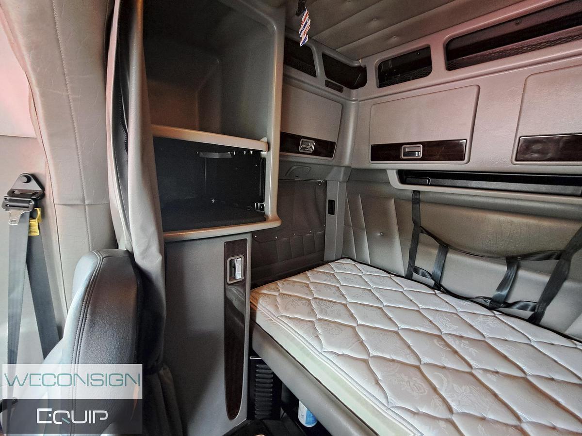 Used 2020 Peterbilt 389