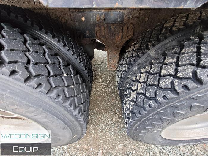 Used 2019 Peterbilt 367 Tandem Roll Off Truck