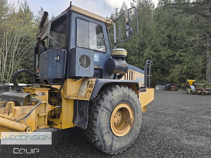 Used 2002 John Deere 250C