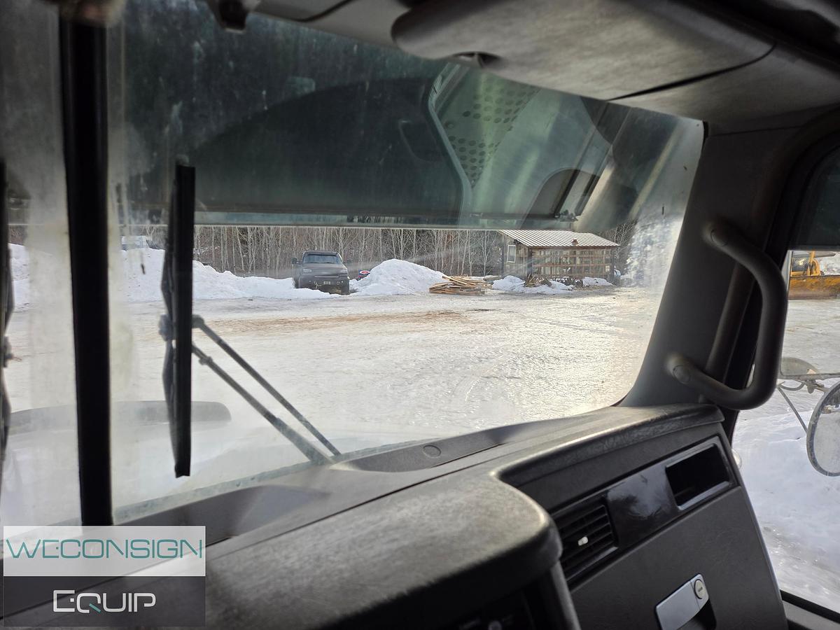 Used 2013 Kenworth T800 Winch Truck