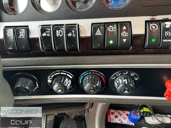 Used 2020 Kenworth T800 TA Winch Truck