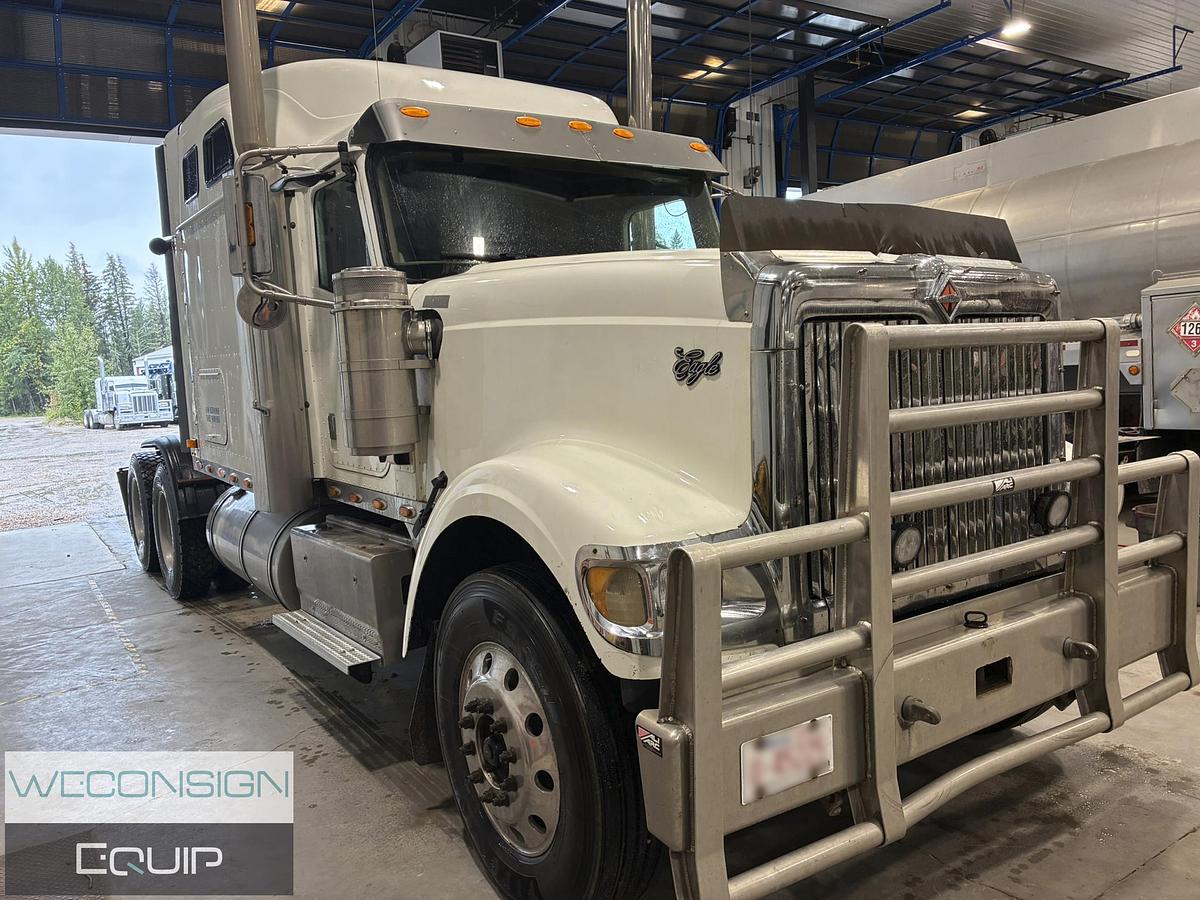 Used 2015 International Eagle Sleeper Truck