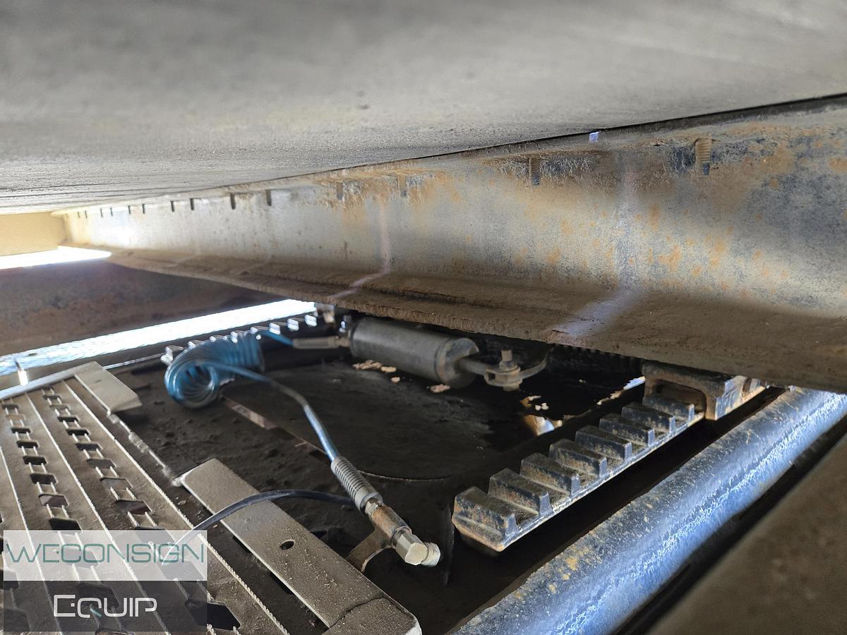 Used 2014 Peterbilt 367 Tan Tri 30 Ton Knuckle Boom Truck