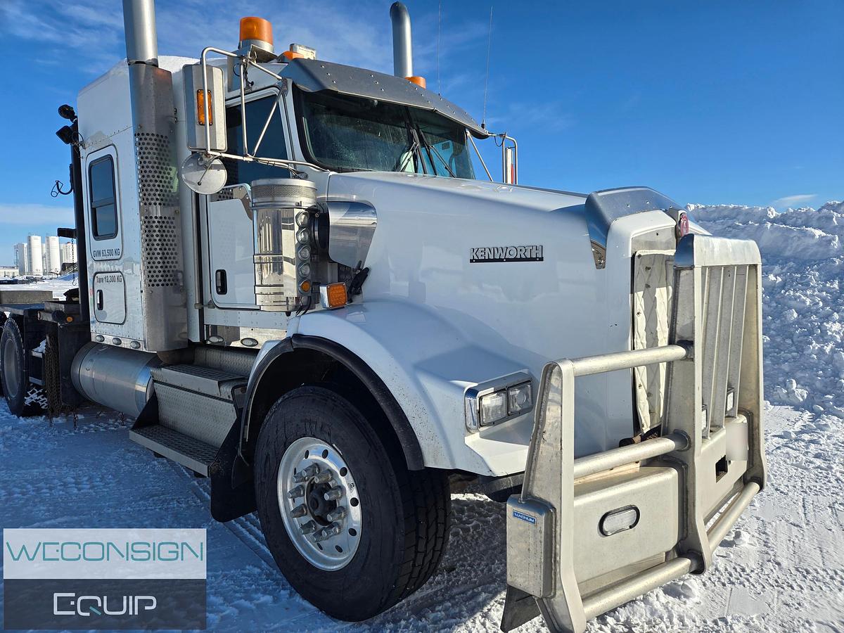Used 2019 Kenworth T800 Winch Truck