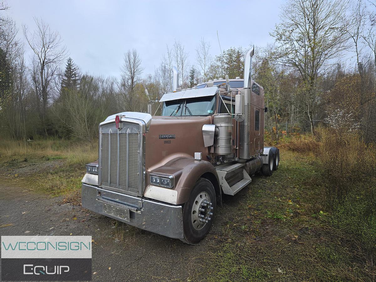 Used 2009 Kenworth W900L Sleeper Truck Tractor