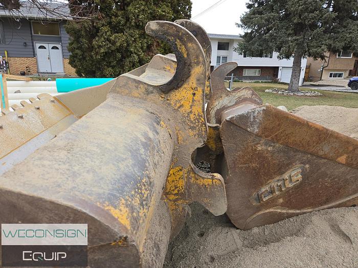 Used 2019 John Deere 300G Excavator