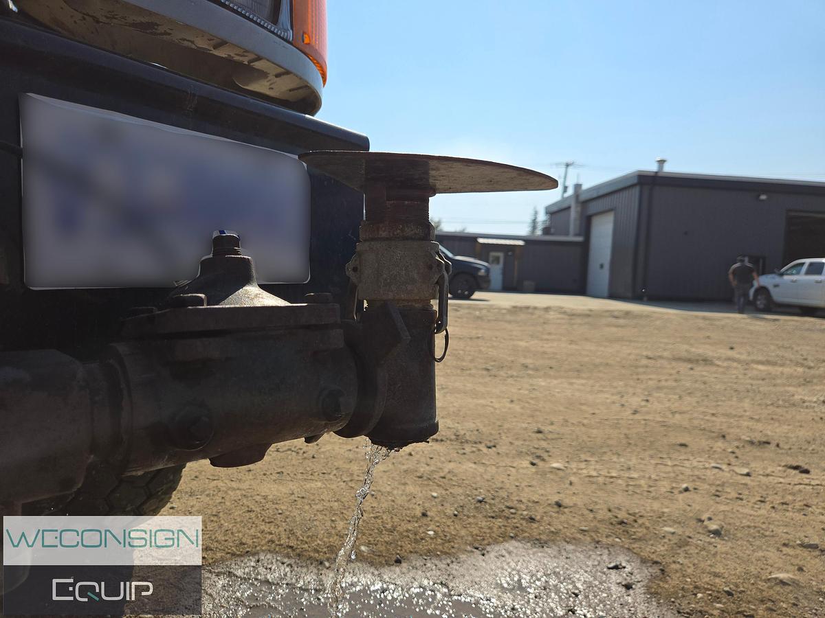 Used 1997 International 4,000 Gallon Water Truck