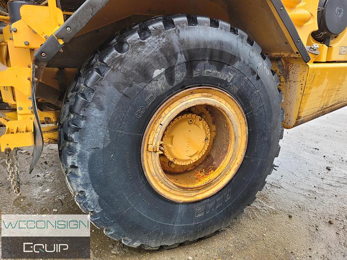 Used 2004 Volvo  A25D Articulated-Dump-Truck