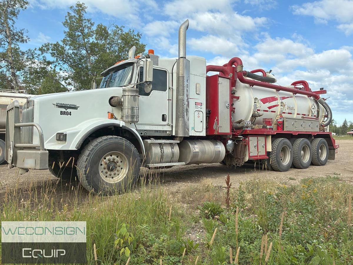 Used 2010 Kenworth T800 Tri Drive Combo Vac