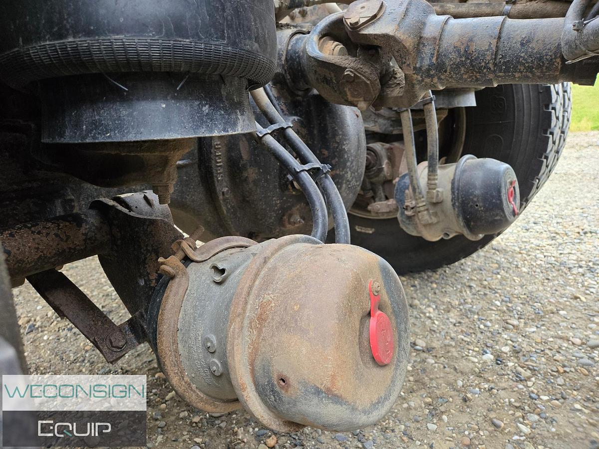 Used 2004 Kenworth T800 Winch Truck