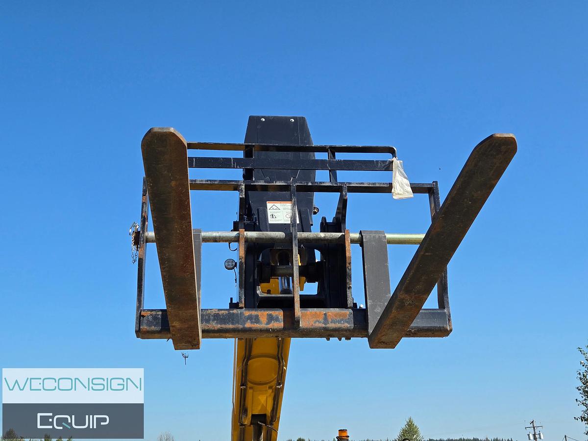 Used 2023 CAT TL1055