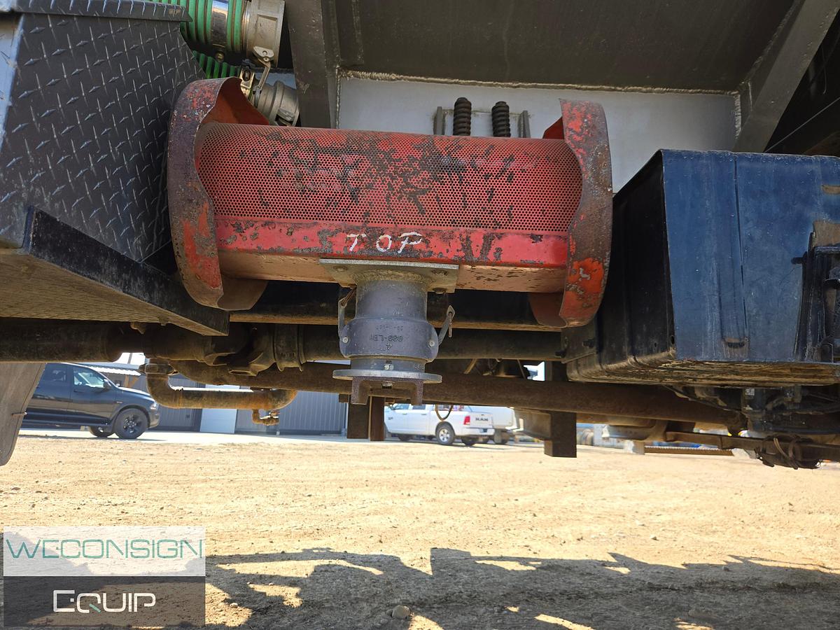 Used 1997 International 4,000 Gallon Water Truck