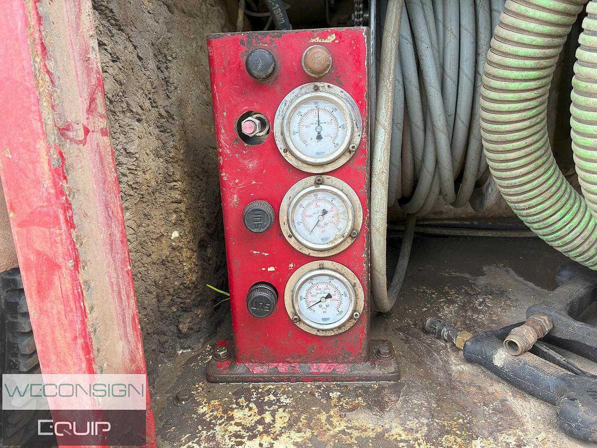 Used 2010 Kenworth T800 Tri Drive Combo Vac