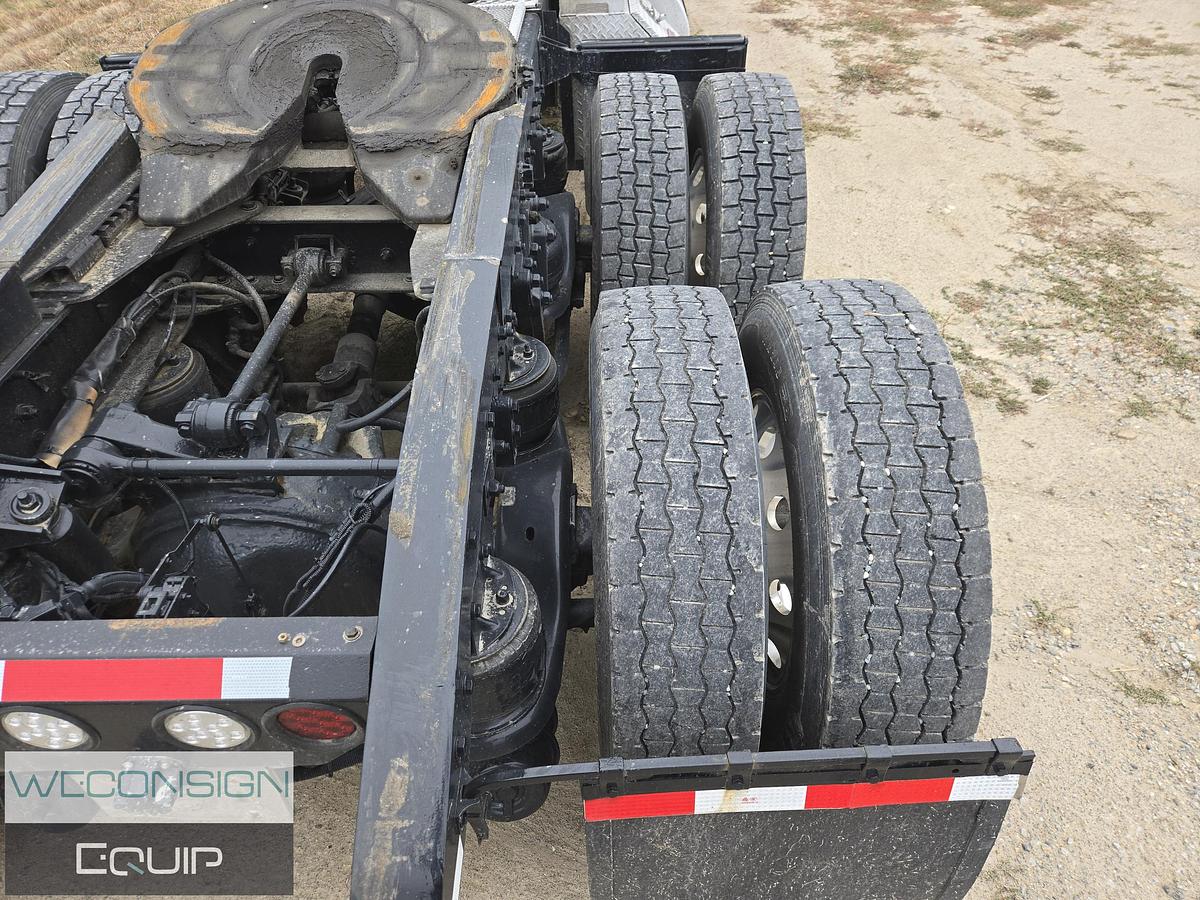 Used 2006 Kenworth W900B Sleeper Truck Tractor