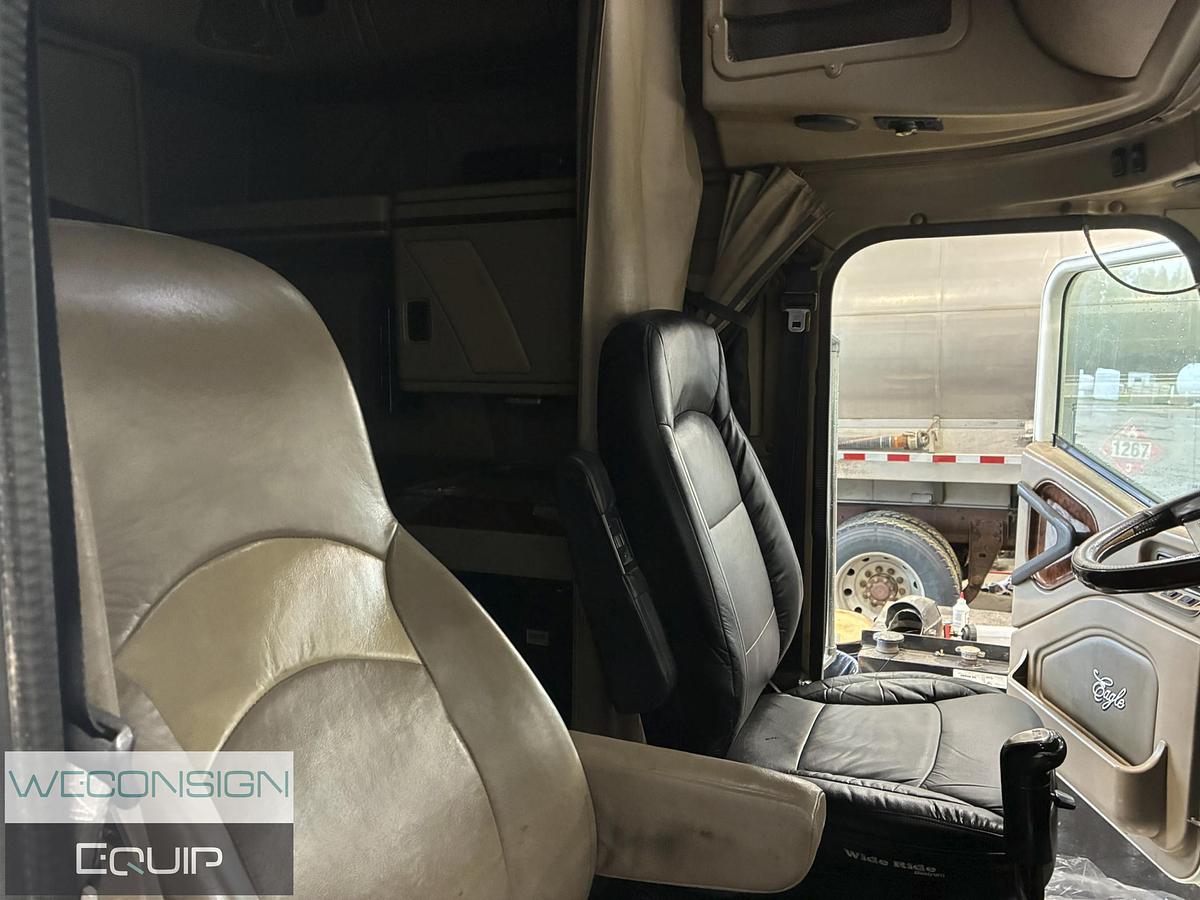 Used 2015 International Eagle Sleeper Truck