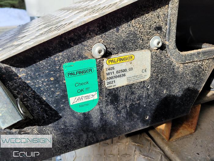 Used 2019 Peterbilt 367 Tandem Roll Off Truck