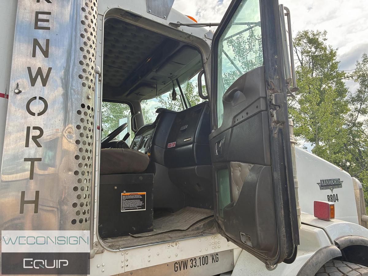 Used 2010 Kenworth T800 Tri Drive Combo Vac