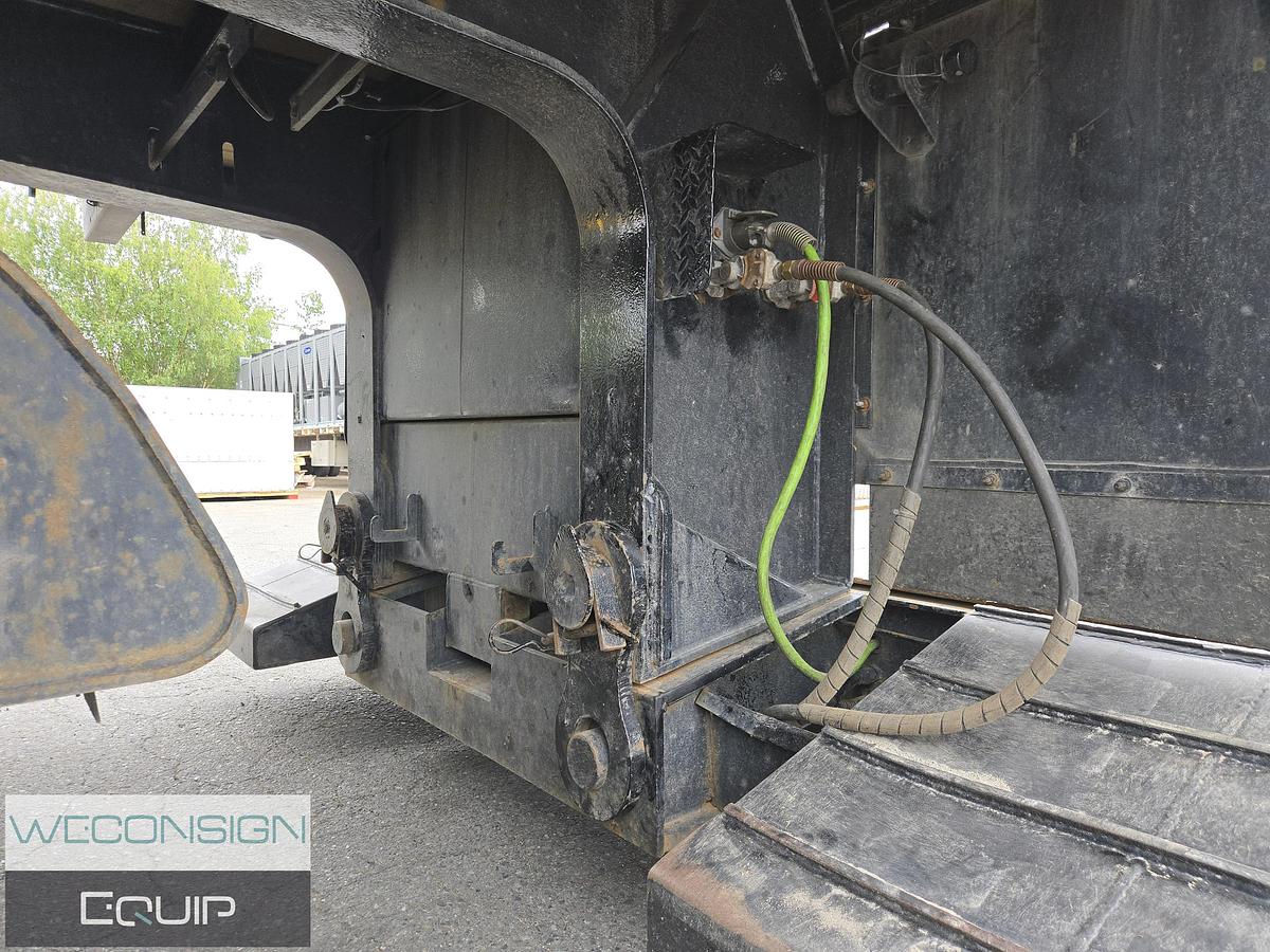 Used 2011 XL Tri-Axle RGN Lowbed