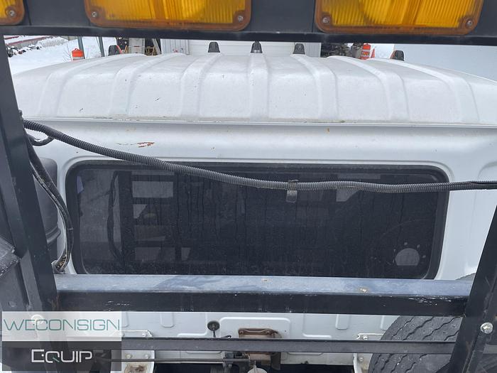 Used 2002 Nissan 2500 – Pavement Marking Vocational Truck