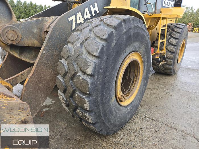 Used 2001 John Deere 744H Wheel Loader