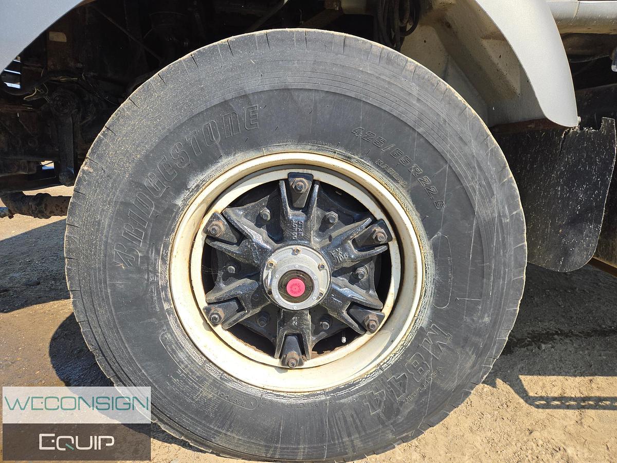 Used 1997 International 4,000 Gallon Water Truck