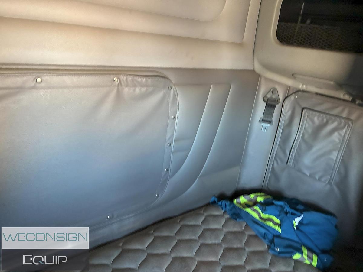 Used 2015 Peterbilt 379