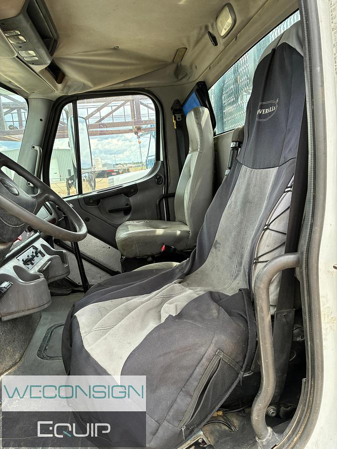 Used 2007 Freightliner M2 Picker Truck