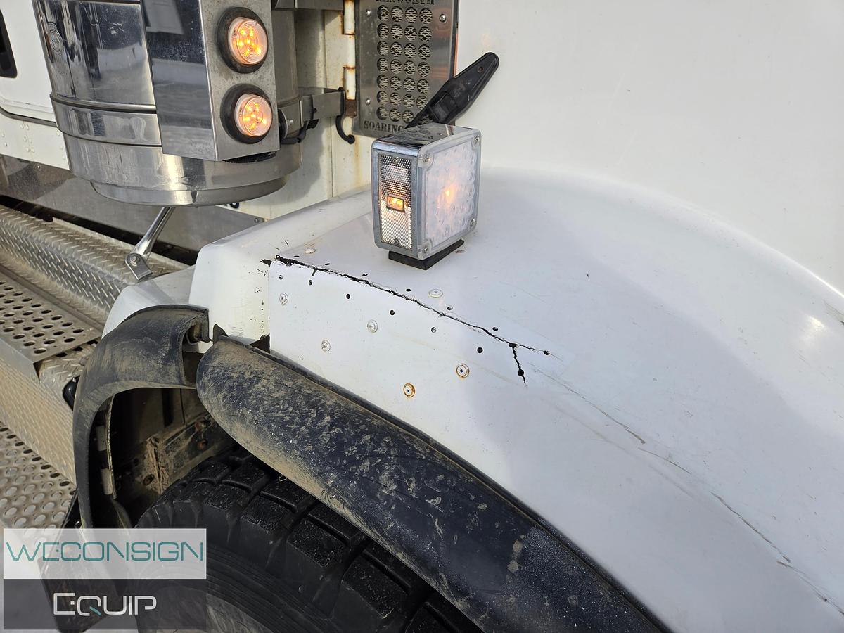 Used 2013 Kenworth T800 Winch Truck